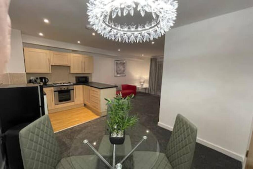 Moda Wigan 2 - Stylish 2 Bed In Central Wigan Eksteriør bilde